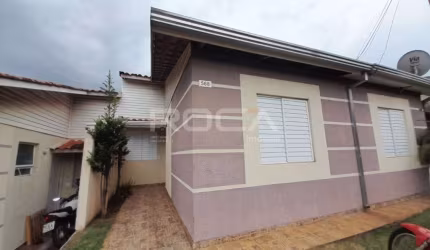 Casa Padrão de 3 dormitórios no Jardim Ipanema - São Carlos
