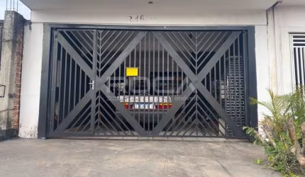 Sobrado à venda no Parque Industrial, São Carlos - 3 dormitórios e 2 vagas de garagem!