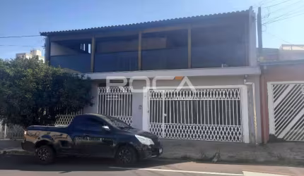 Casa Padrão à Venda no Centro, São Carlos - 4 Dormitórios, 2 Suítes e Edícula