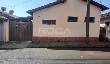 Casa padrão à venda no Centro de São Carlos - 2 dormitórios
