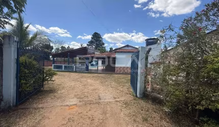 Chácara à venda em São Carlos com piscina e churrasqueira