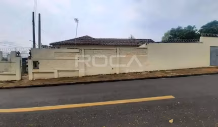 Casa à venda com 3 dormitórios na Vila Pelicano, São Carlos