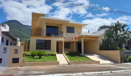 Casa para Venda em Palhoça, Praia de Fora, 4 dormitórios, 1 suíte, 3 banheiros, 1 vaga