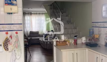 Sobrado em condomínio fechado de 89 m² com 3 dormitórios e 2 vagas de garagem à venda, Parque Munho