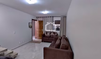 Sobrado de 120 m² com 3 dormitórios, garagem para 4 carros e sala de jantar, à venda por R$ 1.100.0