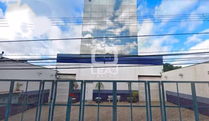 Prédio Comercial para venda ou locação, 1.107m² com 11 banheiros, 20 vagas garagem por R$ 59.000/Mê