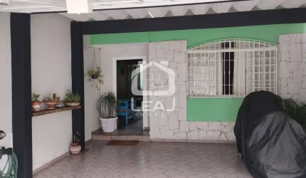 Excelente Sobrado à venda, 143m², 3 dormitórios, 2 vagas garagem, Churrasqueira  - R$ 730.000,00 -
