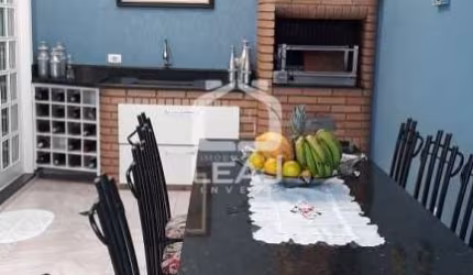 Sobrado à venda em São Bernardo do Campo, 226m², 3 dormitórios, sendo 1 suíte, 5 vagas garagem, 4 b