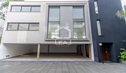 Casa Alto Padrão (Nova) à venda no coração do Campo Belo, 719m², 5 dorms, sendo 4 suítes, 6 vagas,