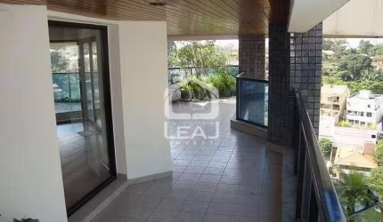 Apartamento à venda 428 m² com 4 dormitórios, sendo 4 suítes, 5 vagas garagem, lareira, churrasquei