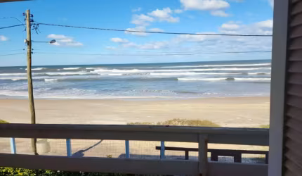 CASA PÉ NA AREIA EM CAPÃO DA CANOA