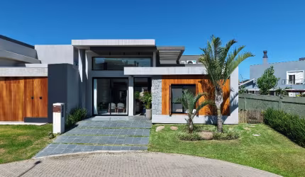 CASA INCRÍVEL  EM CONDOMÍNIO