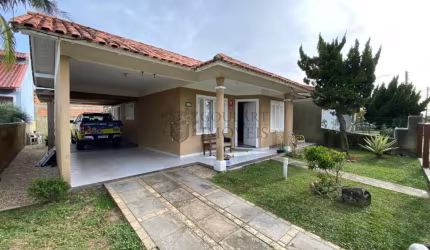 CASA EM CAPÃO PERTO DO MAR