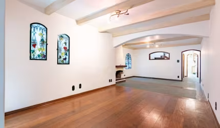 Sobrado para venda com 4 quartos, sendo 3 suítes, 297m²