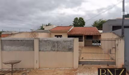 Casa Aconchegante com Garagem Coberta no Jardim San Raphael IV