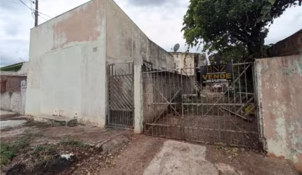 Casa à Venda no Jardim Columbia III
