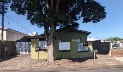 Duas Casas a Venda no Jardim Panorama