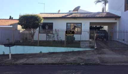 Ampla Residência com Edícula e Garagem na Vila Dalva!