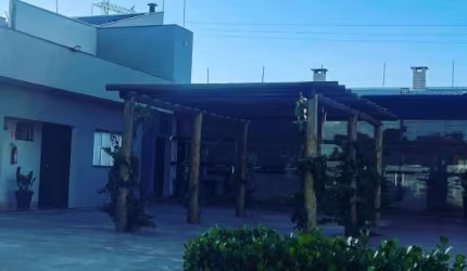 Chácara com Suítes e Piscina em Arapongas, PR: Seu Refúgio de Lazer!
