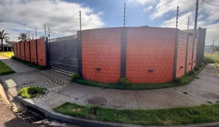 Lazer Completo: Piscina e Churrasqueira no Jardim Paraná!
