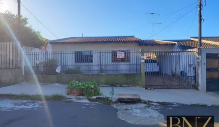 Tranquilidade Residencial: Casa Aconchegante à Venda no Del Condor
