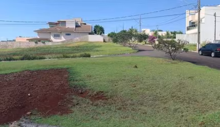 Terreno de 491,00 metros quadrados, localizado no Condomínio Bella Morada.