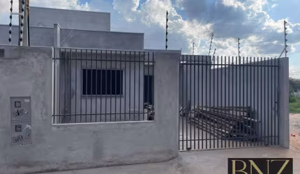 Casa à Venda no Jardim Interlagos II - Conforto e Praticidade