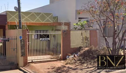 Casa à Venda no Jardim Araucárias
