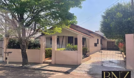 Casa Mista para Venda na Vila Nova