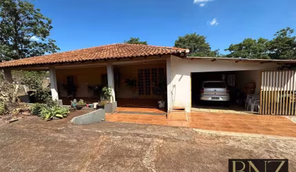 Refúgio Rural: Chácara com Duas Suítes em Primeiro de Maio - PR