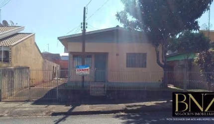 Casa próxima ao centro de Arapongas