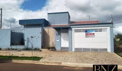 Casa à Venda bem localizada