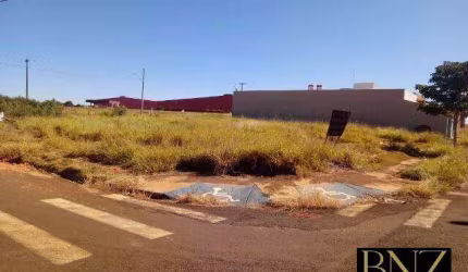 Terreno de esquina no Jd. Interlagos II