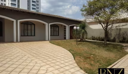 Casa à Venda