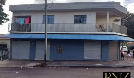 Sobrado com sala comercial e casa para venda