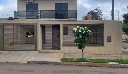 Sobrado à Venda no Centro de Arapongas, PR - Conforto e Versatilidade!