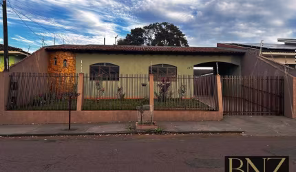 Casa de Construção Tradicional a Venda na Vila Sampaio, Fácil acesso Centro