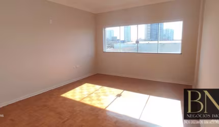 Apartamento com 3 Quartos no Centro de Arapongas
