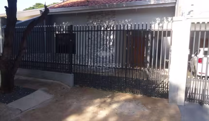 OPORTUNIDADE DE INVESTIR EM CASA ASSOBRADA NO JARDIM SÃO FRANCISCO