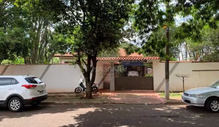 OPORTUNIDADE DE INVESTIR EM LOTE COM POTENCIAL CONSTRUTIVO!