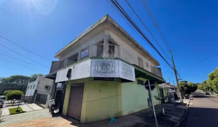 OPORTUNIDADE DE INVESTIR EM SOBRADO COMERCIAL COM APARTAMENTO EM CIMA E DUAS SALAS COMERCIAIS EM BAIXO - Jardim São Francisco