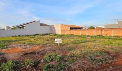 Venda - Terreno de esquina no Residencial Arezzo em Maringá