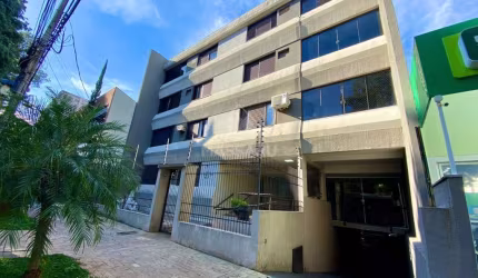 Locação - Apartamento na Zona 04 em Maringá