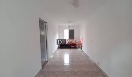 Apartamento em Conjunto Residencial José Bonifácio