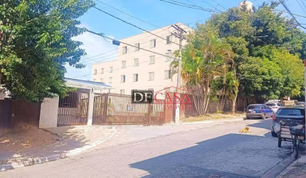 Apartamento em Conjunto Residencial José Bonifácio