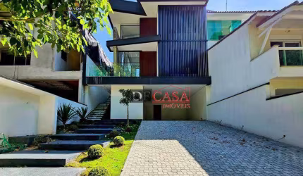 Sobrado em Aruã