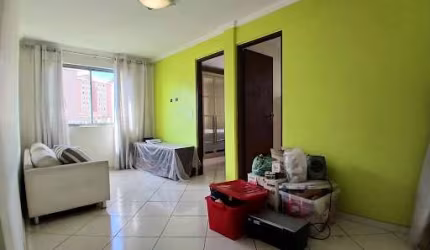 Apartamento em Colônia