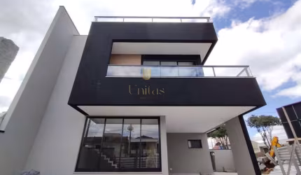 LINDO TRIPLEX ALTO PADRÃO EM REGIÃO CENTRAL