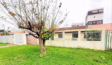CASA TÉRREA COM AMPLO TERRENO NA REGIÃO DO ARISTOCRATA