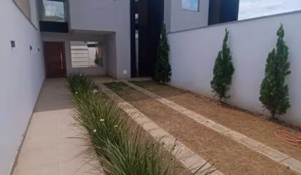 Casa Ampla Duplex- 03 quartos - Residencial Bethânia - CÓD 950